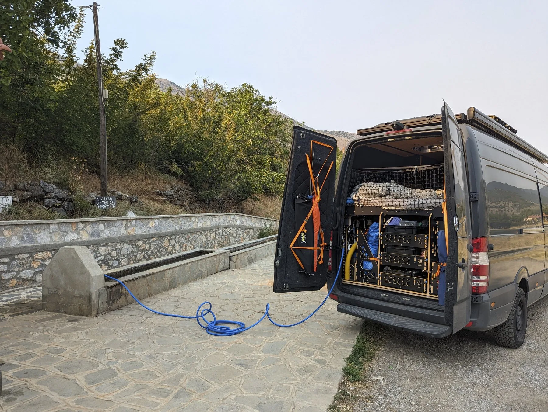Wasser-, Warmluft und Gassystem — Bild 6